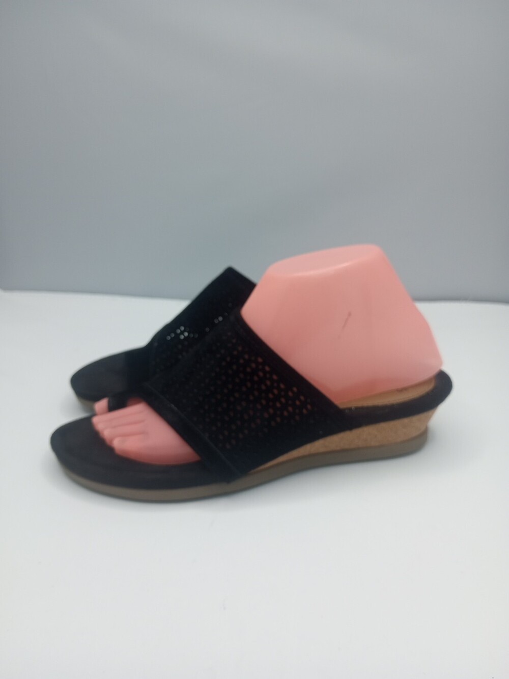 Earth Origins 8M Suede Slip-On Wedge Heel Sandals Pearl Black Toe Straps Shoes